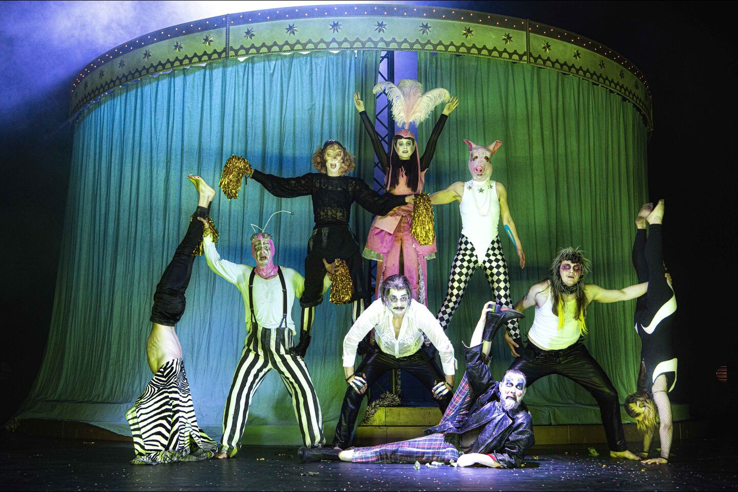 Staatstheater Cottbus
TWO PENNY OPERA
Rock-Zirkus nach der Musik von den Tiger Lillies
Szenenfoto
(Foto: Marlies Kross)