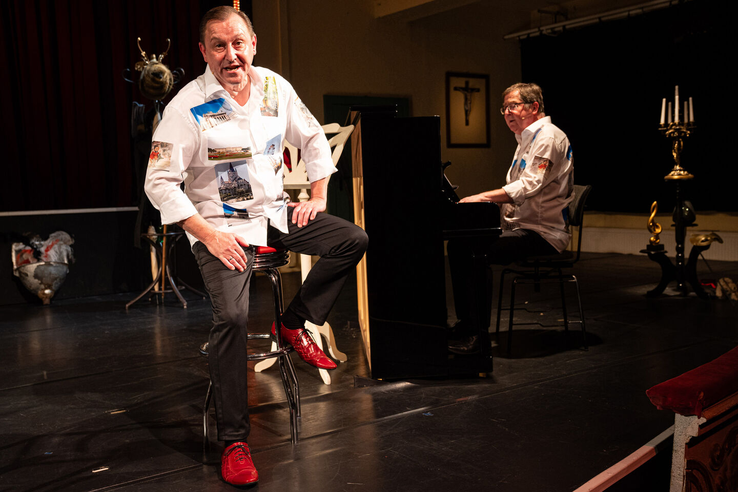 Staatstheater Cottbus
WIENER GSCHICHTEN
Ein musikalischer Streifzug durch die Donau-Metropole mit Frank Bernard und Heiko Walter
Szenenfoto mit (v.l.n.r.): Heiko Walter und Frank Bernard 
(Foto: © Bernd Schönberger)