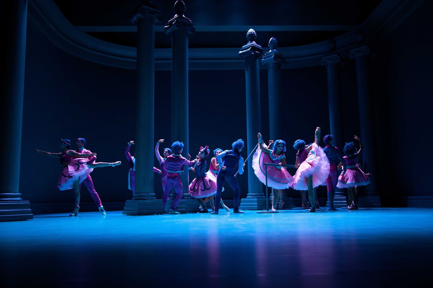 Staatstheater Cottbus
DER NUSSKNACKER
Ballett-Feerie von Giorgio Madia zur Musik von Pjotr I. Tschaikowski 
-Choreografische Uraufführung-
Szenenfoto 
(Foto: Yan Revazov)